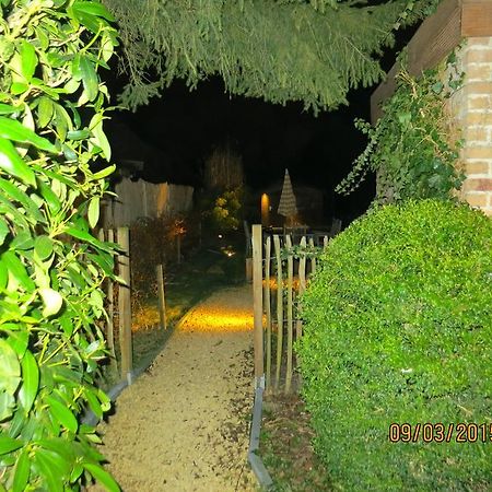 Holiday Home Harmony Brecht Rum bild